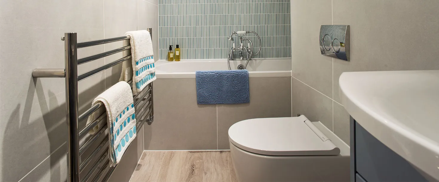 Modern Tiled Bathroom & En-Suite image